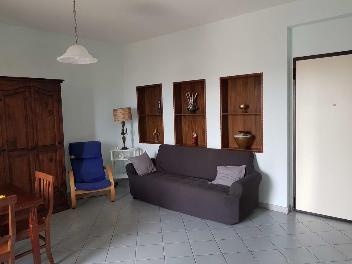 Il Tuppo - Al Centro In Cima Apartment Messina Luaran gambar