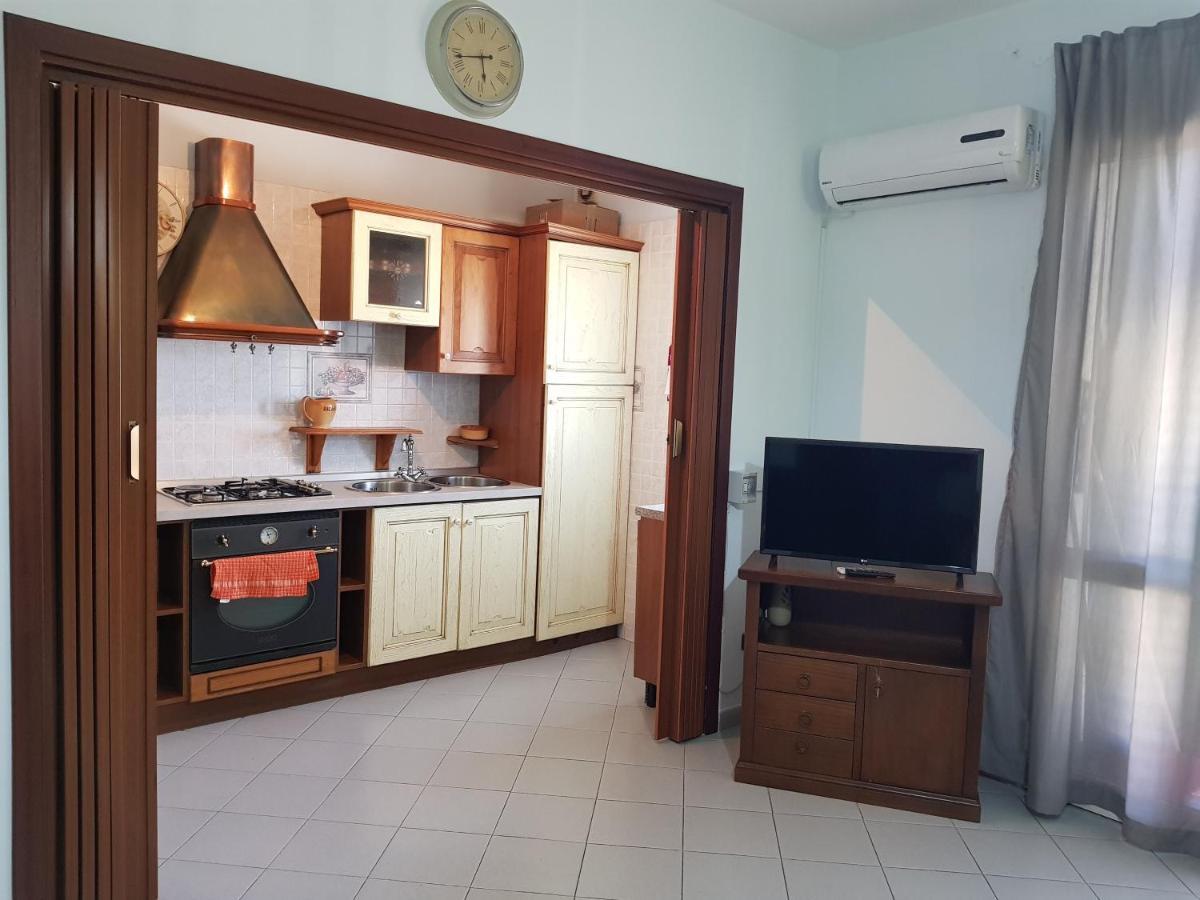 Il Tuppo - Al Centro In Cima Apartment Messina Luaran gambar